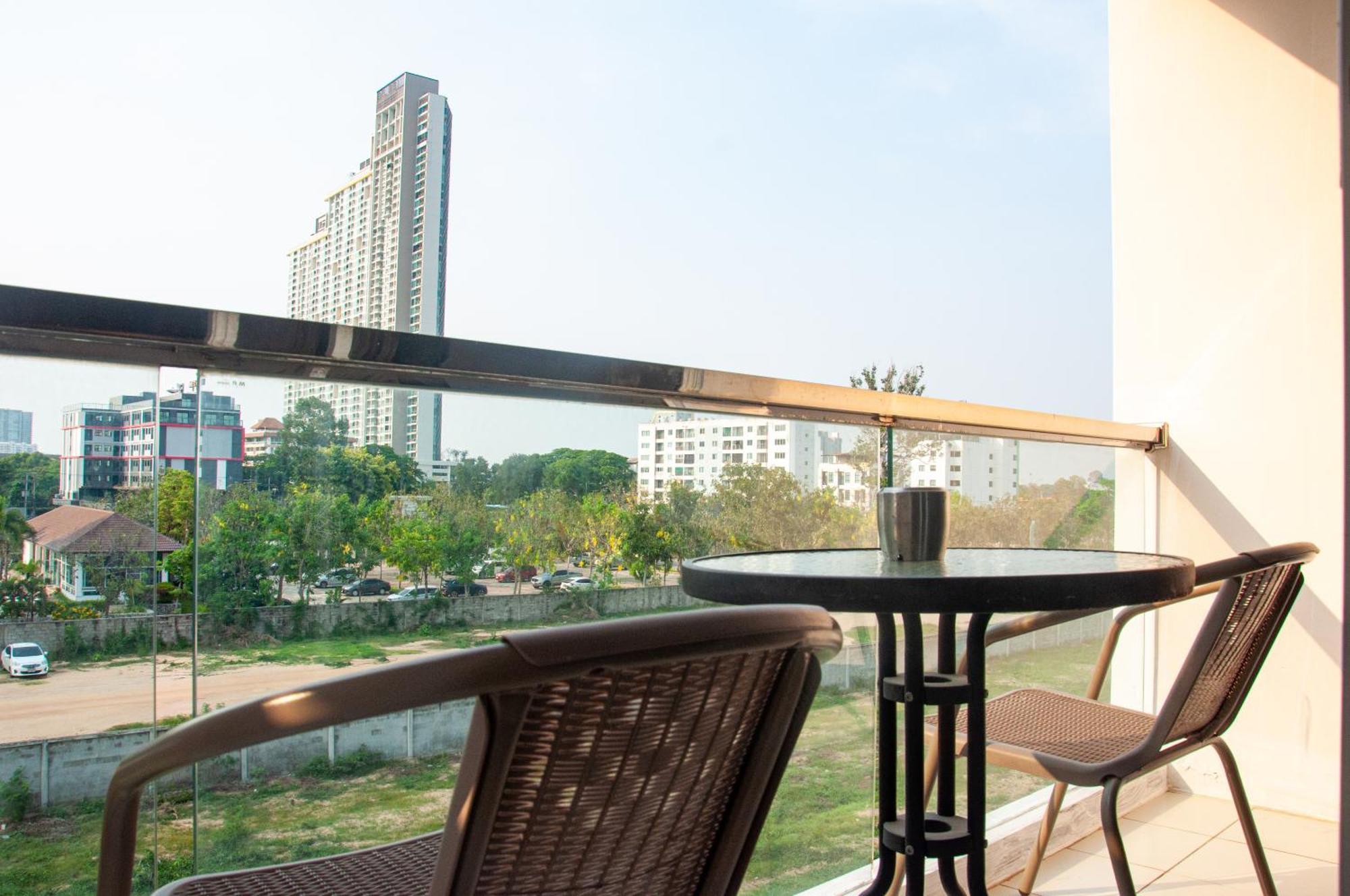Ht9 Hotel Jomtien Beach Extérieur photo